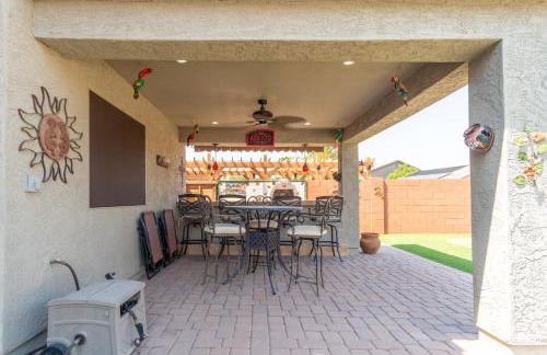 Oasis Villa With Pool, Putting Green & Pool Table - Photo 13