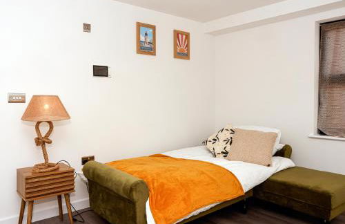 Stylish Seaside Stay - Spacious Ramsgate Apartment - New Build, Underfloor Heating, Perfect Location - Foto 9