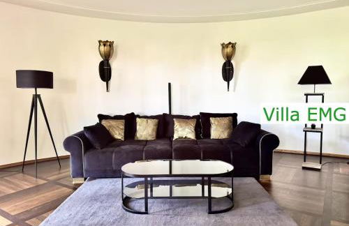 Luxus Ferienhaus Villa EMG München in Moosburg mit Pool, SPA, Kamin, Wald, See für Familien Gruppen bis 24 Personen - Foto 12