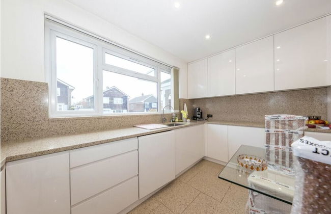 Beaconsfield - Photo 13