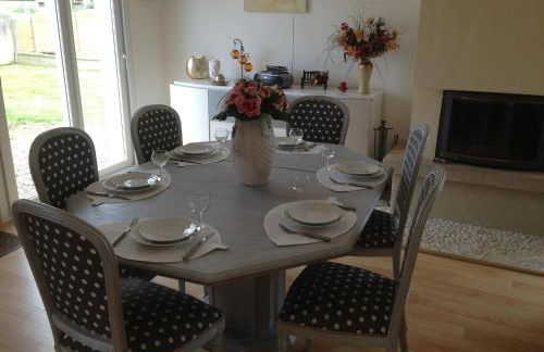 Denneville Coastal Escape with garden - Foto 3