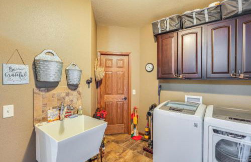 Spearfish Retreat with Fireplace and Mountain Views! - Foto 20