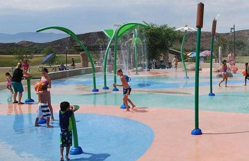 Entire Private Home with 5 Bedrooms 3 Bathrooms, 3000 sqft, Gated Yard, Garage, Nice View, Available Now - Foto 61