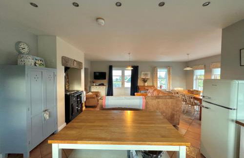 Holly Tree Cottage - Photo 11