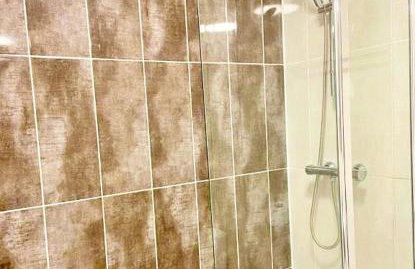 3 bed house with parking near airport - Foto 17