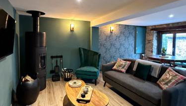 Chalet Le René-Sens - 5 pers - Grande terrasse - bain nordique SPA - Piscine - Foto 4