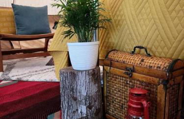 Forest Retreat: Immerse Yourself in Nature with this Chic Bell Tent in Loris, SC - Foto 18