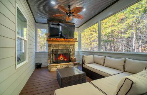 Par-Tee Haus I- Game Room & Hot Tub-Walk to Helen - Foto 2