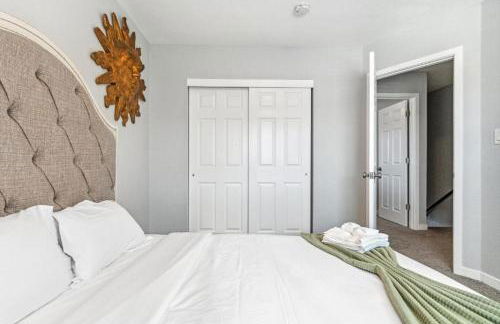 All New! Convenient Location! Sleeps 6 - Foto 45
