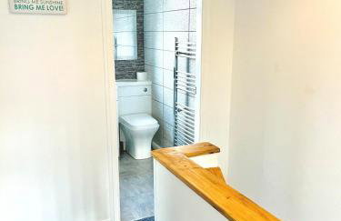 Ideal 4 Bed Home sleeps 7 Nr Middlebrook Stadium - Foto 55