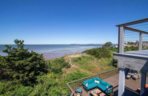 Unique waterfront home with stunning views - Foto 1