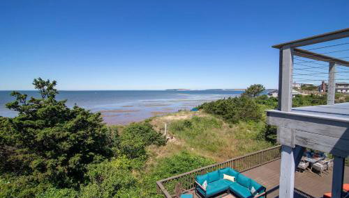 Unique waterfront home with stunning views - Foto 1