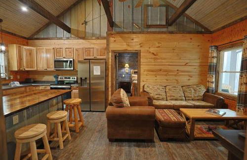 Rustic Modern Cabin with Hot Tub near rafting and Great Smokey Mountains - Foto 48