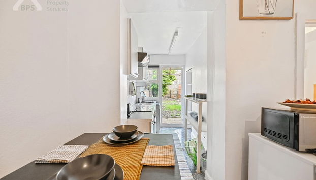 2-bed - Sleeps 4 - With Garden - Foto 5, Cocina privada