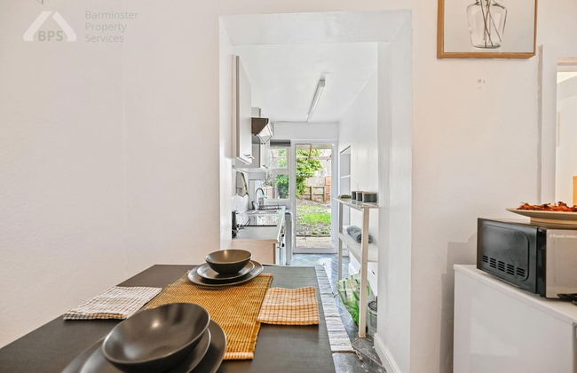 2-bed - Sleeps 4 - With Garden - Photo 5