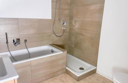 Alb-Suite Family Friendly Premium 2BR Apartment - Photo 18