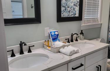 Winston Sleeps 16 - 2 Kitchens - Photo 30