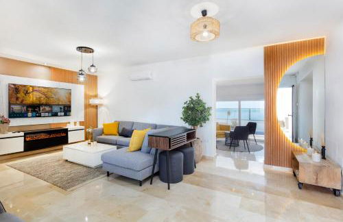 First Row Beach Villa - Photo 17