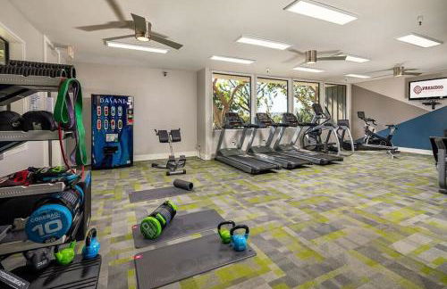 Shabby Chic Oceanside King & 2 Queen bed Pool GYM - Photo 19