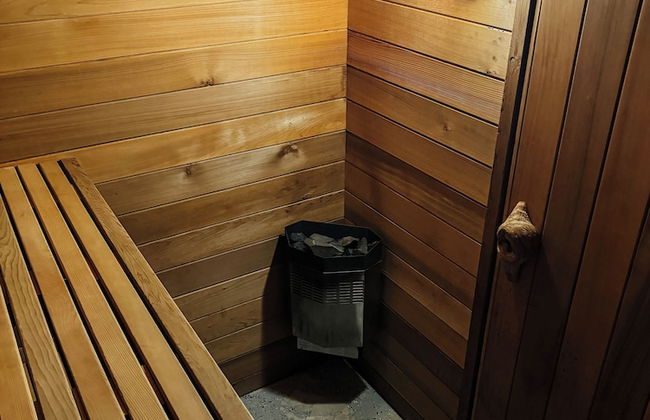 Tofino Oceanfront Hotel Suite 2 - Photo 5