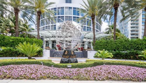 TRUMP INTERNATIONAL BEACH RESORT 2 BEDROOM APARTMENT 1600 Sf Ocean and Bay View - Foto 3