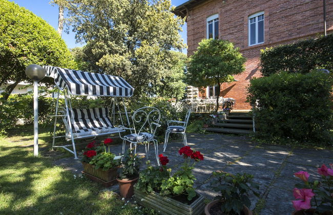 Fantastic Liberty Villa in the Heart of Versilia - Photo 24