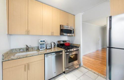 Midtown 2BR w Pool Gym Roof nr Subway NYC-385 - Foto 6