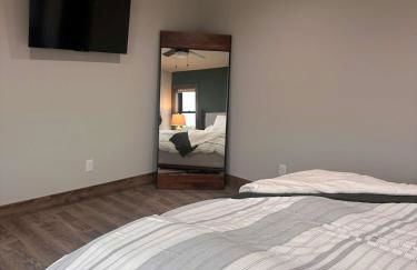 Sunset Serenity 5 Bedroom, Private Lake, Hot Tub - Foto 4