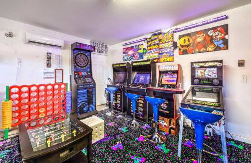 Family Fun for Everyone in Las Vegas- 4 Bedrooms, Billiards, Game Room - Photo 5