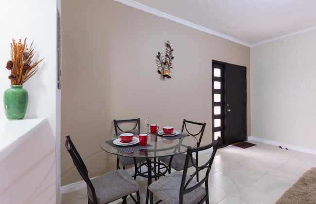 I Heart JA Affordable Luxury at The Bromptons - Foto 22