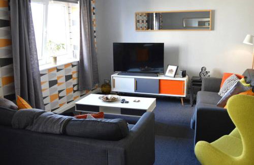 Large 2 bed flat, 2 bath, free parking & lift - Foto 1