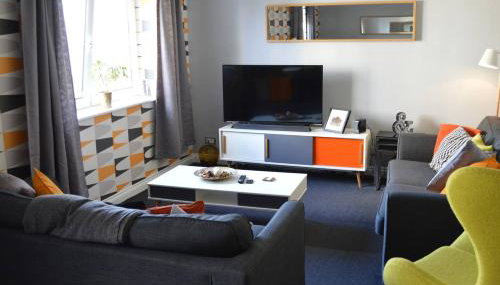 Large 2 bed flat, 2 bath, free parking & lift - Foto 1