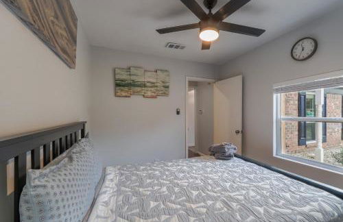 Beautiful home with backyard - Photo 16