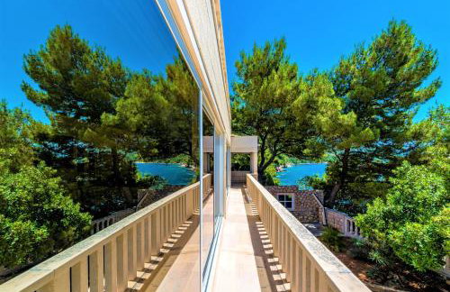 Villa Ragusea With a Private Beach - Photo 14