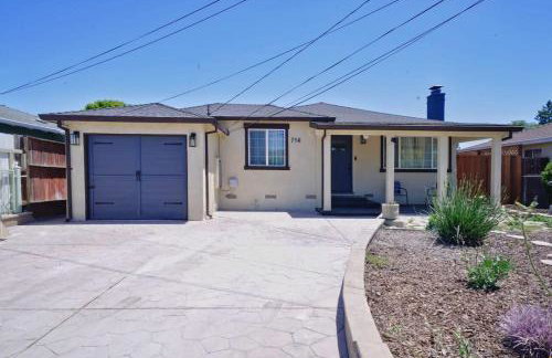 Marbella Lane - Vibrant 4BR RWC Ldry - Foto 39