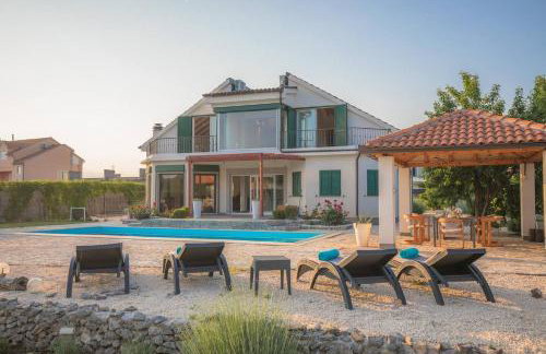 Luxury villa with a swimming pool Vrpolje, Sibenik - 21843 - Photo 3