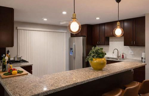 Private Oasis with Spacious Backyard - Foto 36