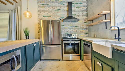 Stylish Newark Home with Deck Less Than 14 Mi to NYC! - Photo 2