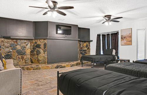 Updated 5BR Baytown Home | Sleeps 12 |Patio&Grill - Foto 24