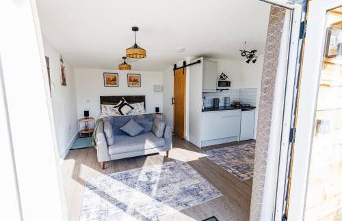 Modern Barn Conversion - Photo 20