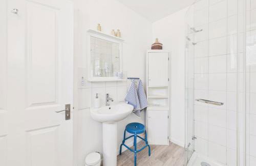 Seaside 2-bed Home in Flushing with Free Parking & sea views - Foto 28