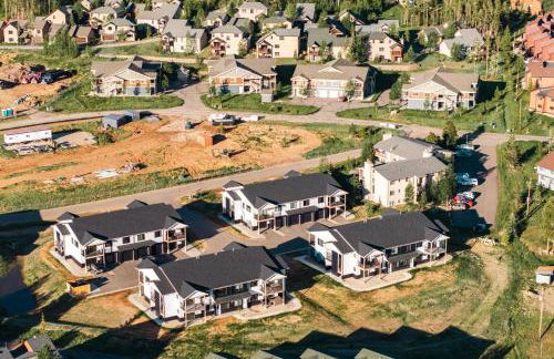 New Luxe Condo - Hot Tub - Minutes to WP! - Fraser - Foto 36