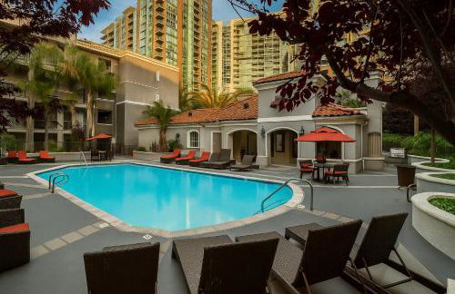 Sunny Marina Del Rey Apartment- Hot Tub, Game Room, BBQ, Projector - Photo 2