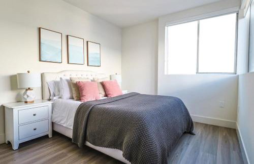 Spacious 2BDR in SM - 5 minutes walk to the beach! - Foto 4