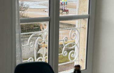 Sunny Apt on D-Day Beach with Parking - Foto 4