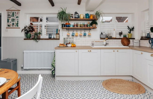 The Poppies - From 150 Per Night - Photo 9