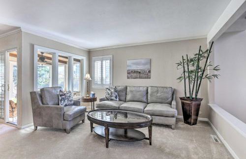 Near Shops & Eats! Centennial Home w/ Sunroom - Foto 6