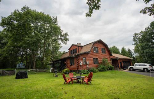 Cozy Log Cabin- W Fireplace - Foto 36