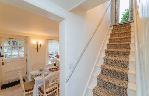 Heron Stays Bath- Charming Village Cottage with Parking, Garden, Just 3 Miles to Bath Centre, Sleeps 5 - Photo 23