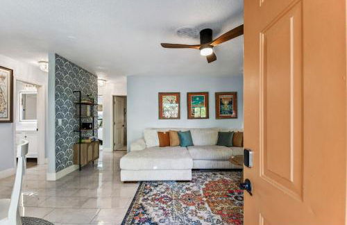 Luxury Home with Hot Tub & Outdoor Oasis blocks from the Beach - Foto 21